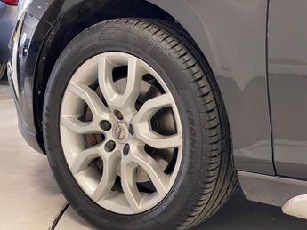 Volvo V40 Cross Country 1.5 T3 Pro Auto Euro 6 (s/s) 5dr