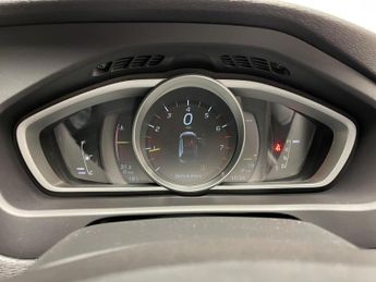 Volvo V40 Cross Country 1.5 T3 Pro Auto Euro 6 (s/s) 5dr
