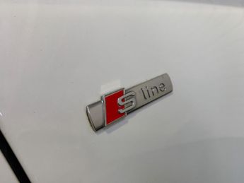 Audi A6 Saloon 2.0 TDI ultra Black Edition S Tronic Euro 6 (s/s) 4dr