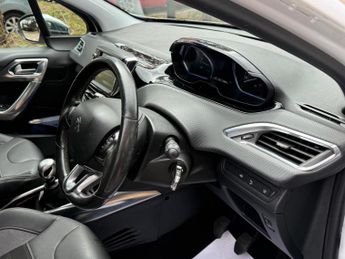 Peugeot 2008 1.6 e-HDi Allure Euro 5 (s/s) 5dr