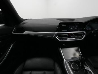 BMW 3 Series 2.0 330e 12kWh M Sport Auto Euro 6 (s/s) 4dr