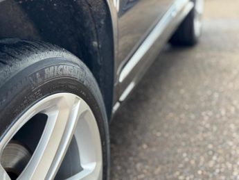 Volkswagen Tiguan 2.0 TDI BlueMotion Tech R-Line DSG 4WD Euro 5 (s/s) 5dr (Nav)