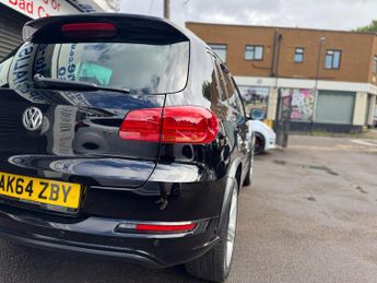 Volkswagen Tiguan 2.0 TDI BlueMotion Tech R-Line DSG 4WD Euro 5 (s/s) 5dr (Nav)