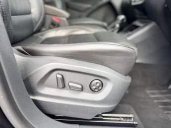 Volkswagen Tiguan 2.0 TDI BlueMotion Tech R-Line DSG 4WD Euro 5 (s/s) 5dr (Nav)