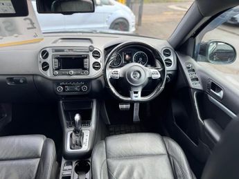 Volkswagen Tiguan 2.0 TDI BlueMotion Tech R-Line DSG 4WD Euro 5 (s/s) 5dr (Nav)