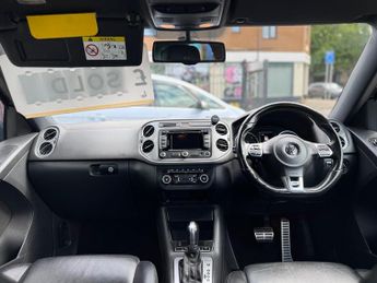 Volkswagen Tiguan 2.0 TDI BlueMotion Tech R-Line DSG 4WD Euro 5 (s/s) 5dr (Nav)