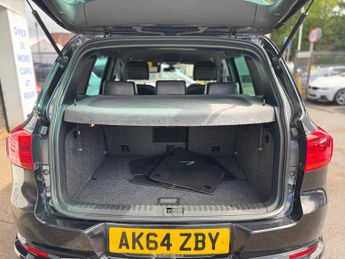 Volkswagen Tiguan 2.0 TDI BlueMotion Tech R-Line DSG 4WD Euro 5 (s/s) 5dr (Nav)