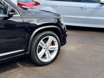 Volkswagen Tiguan 2.0 TDI BlueMotion Tech R-Line DSG 4WD Euro 5 (s/s) 5dr (Nav)