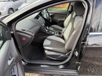 Ford Focus 1.6 Zetec Powershift Euro 5 5dr