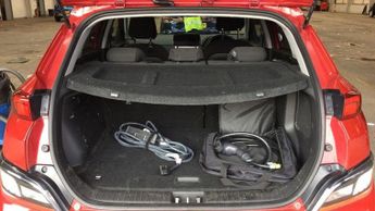 Hyundai KONA 64kWh Premium Auto 5dr (10.5kW Charger)