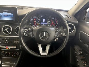 Mercedes-Benz A Class 1.6 A180 SE (Executive) Euro 6 (s/s) 5dr