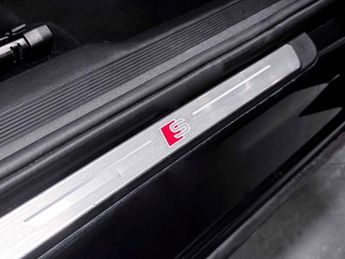 Audi Q4 e-tron 40 S line SUV 5dr Electric Auto 82kWh (204 ps)