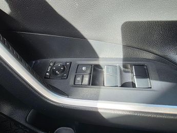 Toyota RAV4 2.5 VVT-h Design CVT Euro 6 (s/s) 5dr