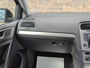 Volkswagen Golf 1.6 TDI BlueMotion Tech Match DSG Euro 5 (s/s) 5dr