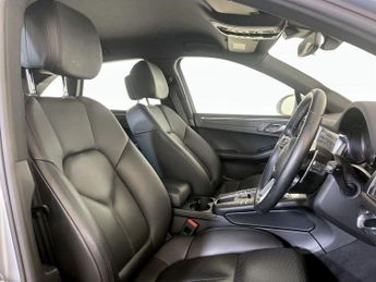 Porsche Macan 2.0T PDK 4WD Euro 6 (s/s) 5dr