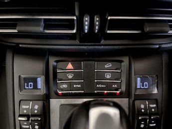 Porsche Macan 2.0T PDK 4WD Euro 6 (s/s) 5dr