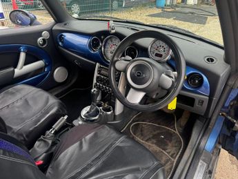 MINI Convertible 1.6 Cooper CVT Euro 3 2dr