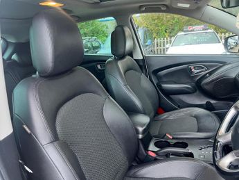 Hyundai ix35 2.0 CRDi Premium Auto 4WD Euro 5 5dr