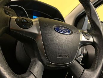 Ford Focus 1.6 Zetec Powershift Euro 5 5dr