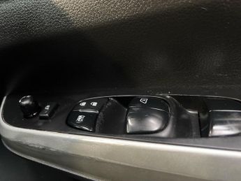 Nissan Navara 2.3 dCi Tekna Auto 4WD Euro 6 4dr