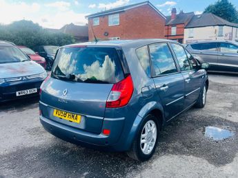 Renault Scenic 2.0 VVT Dynamique S 5dr