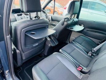 Renault Scenic 2.0 VVT Dynamique S 5dr