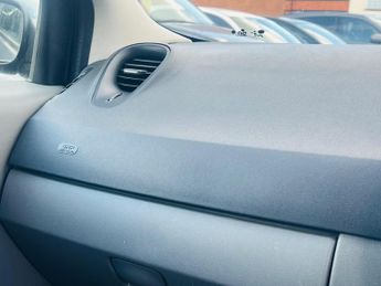 Renault Scenic 2.0 VVT Dynamique S 5dr