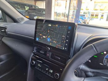 TOYOTA YARIS CROSS DESIGN FHEV