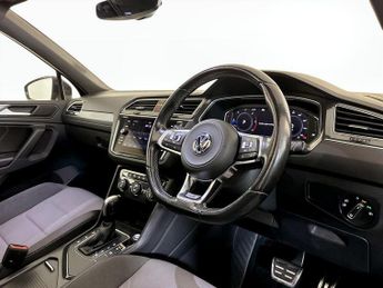Volkswagen Tiguan 2.0 TDI R-Line Tech DSG Euro 6 (s/s) 5dr