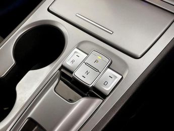 Hyundai KONA 64kWh Premium Auto 5dr (10.5kW Charger)