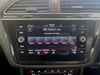 Volkswagen Tiguan 1.5 TSI R-Line DSG Euro 6 (s/s) 5dr