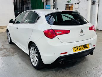 Alfa Romeo Giulietta 2.0 JTDM-2 Veloce TCT Euro 5 (s/s) 5dr