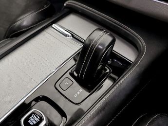 Volvo XC90 2.0 B5 MHEV R-Design Auto 4WD Euro 6 (s/s) 5dr