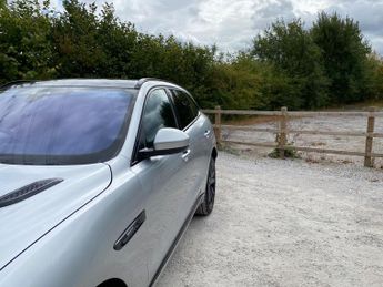 Jaguar F-PACE 2.0 D180 R-Sport Auto AWD Euro 6 (s/s) 5dr
