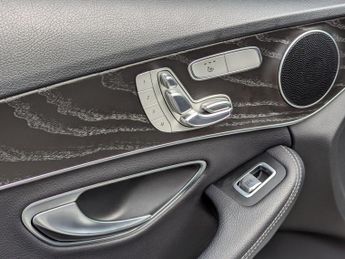 Mercedes-Benz C Class 2.1 C220d AMG Line (Premium) 7G-Tronic+ Euro 6 (s/s) 4dr