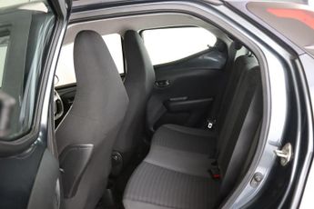 Toyota AYGO 1.0 VVT-i x-play Euro 6 5dr