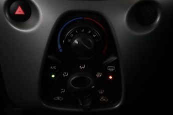Toyota AYGO 1.0 VVT-i x-play Euro 6 5dr