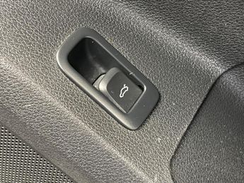 Audi Q2 1.5 TFSI CoD 35 Technik S Tronic Euro 6 (s/s) 5dr