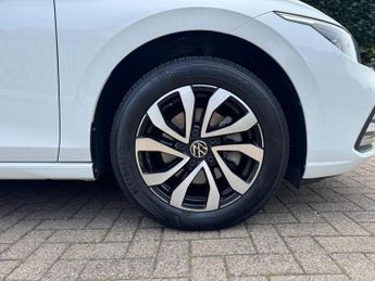 Volkswagen Golf 1.5 eTSI MHEV Active DSG Euro 6 (s/s) 5dr