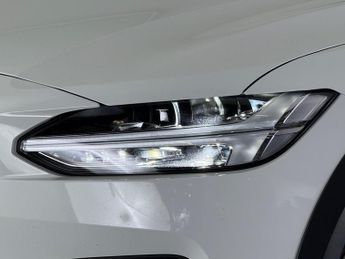 Volvo V90 Cross Country 2.0 D4 Auto AWD Euro 6 (s/s) 5dr