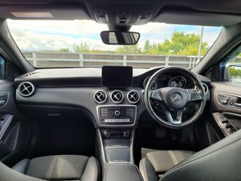 Mercedes-Benz A Class 2.1 A200d Sport Edition Plus 7G-DCT Euro 6 (s/s) 5dr