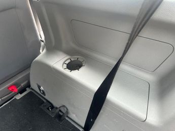 Volkswagen Touran 2.0 TDI SE DSG 5dr (5 Seats)