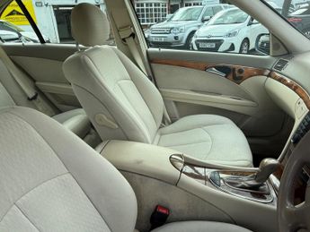 Mercedes-Benz E Class 3.2 E320 Elegance 4dr