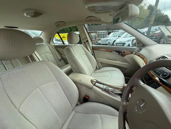 Mercedes-Benz E Class 3.2 E320 Elegance 4dr
