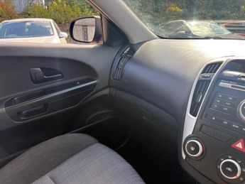 Kia Ceed 1.6 CRDi 2 Auto Euro 5 5dr