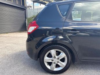 Kia Ceed 1.6 CRDi 2 Auto Euro 5 5dr