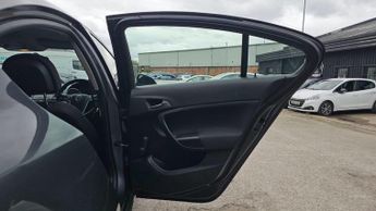 Vauxhall Insignia 2.0 CDTi Exclusiv Auto Euro 5 5dr