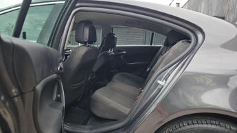 Vauxhall Insignia 2.0 CDTi Exclusiv Auto Euro 5 5dr
