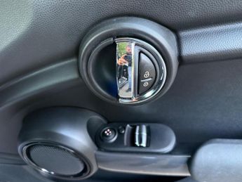 MINI Hatch 1.5 Cooper Hatchback 3dr Petrol Auto Euro 6 (s/s) (136 ps)