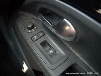 Volkswagen up! 1.0 High up! ASG Euro 5 5dr